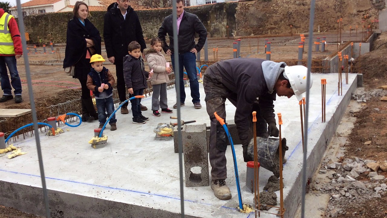 Pose de la première de l'école 05/02/2016