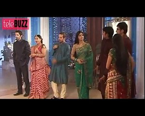 Khushi SEARCHES FOR Aarav s DAD FOR PARENTS MEET in Iss Pyaar Ko Kya Naam Doon 31st October 2012