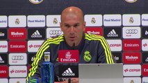 Zinedine Zidane en admiration devant Cristiano Ronaldo