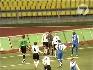 Блондинка и футбол: неожиданные моменты на поле ⚽