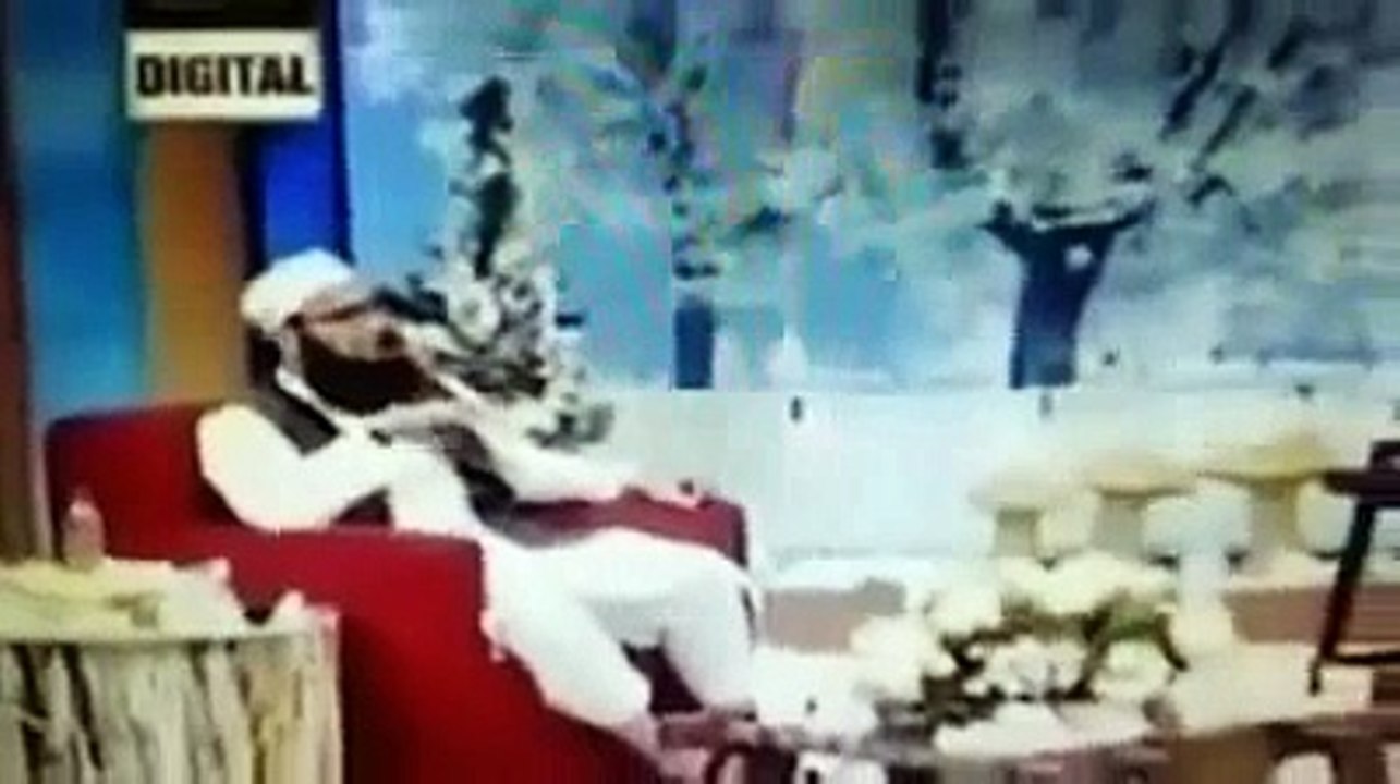 Watch What Juanid Jamshaid Saying About Women Who Drive Car