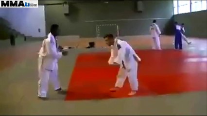 Передняя 'торнадо' подножка. Самбо - Дзюдо