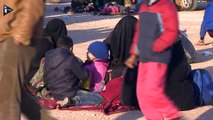 Des milliers de familles syriennes bloquées à la frontière turque