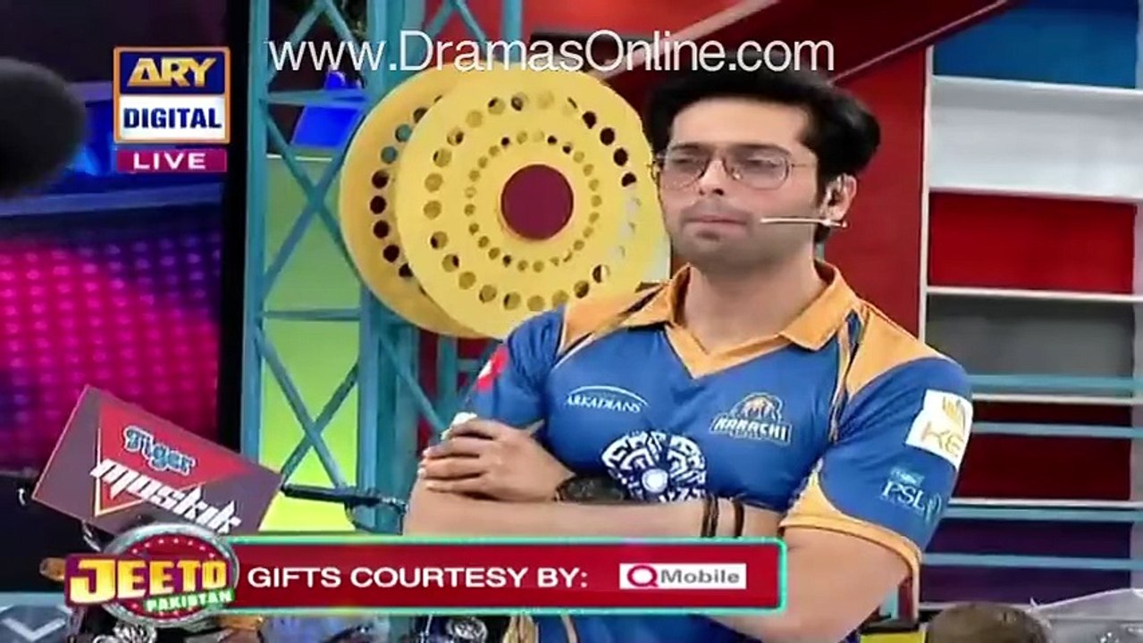 Sajjal Ali in Jeeto Pakistan - A Family won Bike by the help of Sajjal Ali