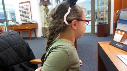 EYE EXAM AND NEW GLASSES | 5 YEAR OLD KIDS EDITION - October 6, 2014 - usaaffamily vlog