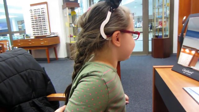 EYE EXAM AND NEW GLASSES | 5 YEAR OLD KIDS EDITION - October 6, 2014 - usaaffamily vlog