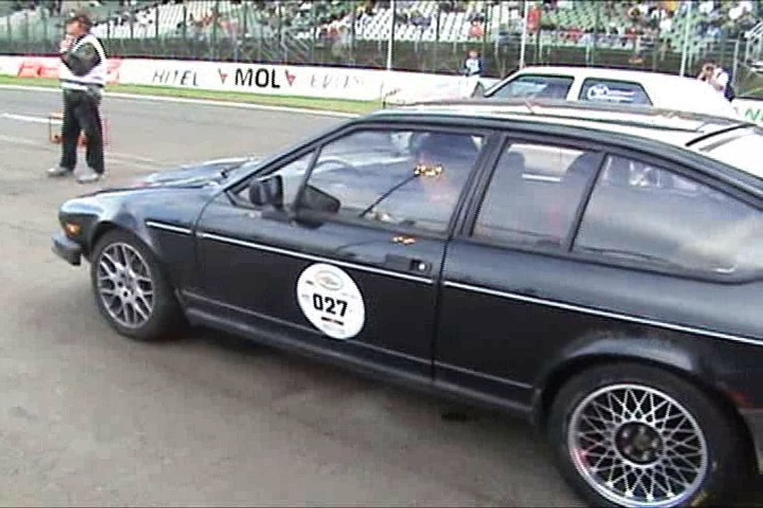 Alfa Romeo GTV6 Vs. VW Golf II TDI Drag Race