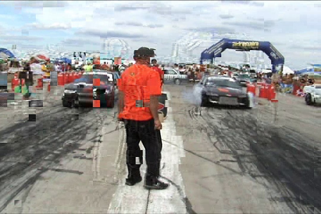 Honda Civic 2.0 Turbo Vs. Ford Fiesta RS Turbo Drag Race 3