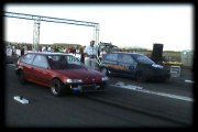 Honda Civic 1.5 Turbo Vs. Fiat Punto GT Turbo Drag Race