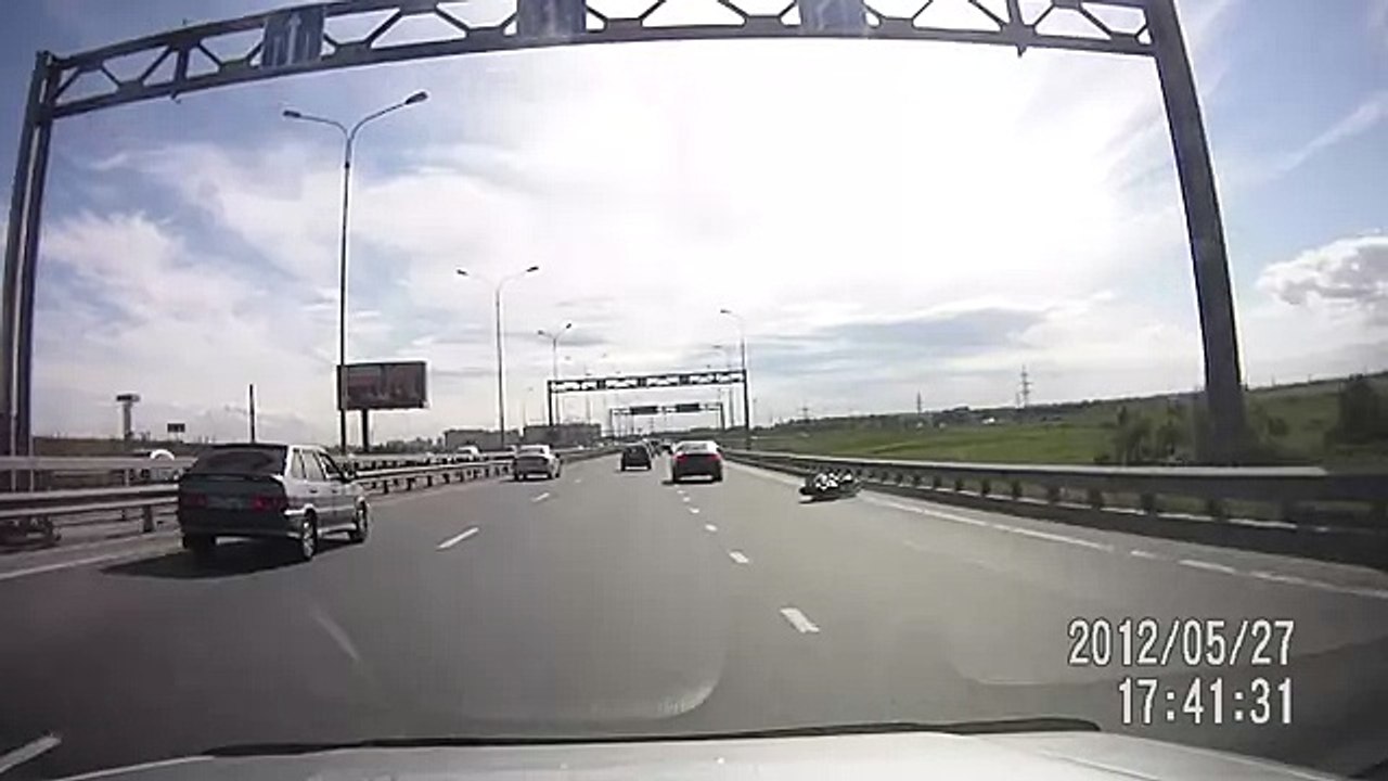 Скользящий мотоциклист