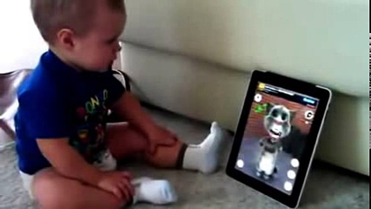 Funny Baby vs Tom The Talking Cat