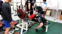 Йошито Нишимура - жим лежа 230 кг (66 кг)