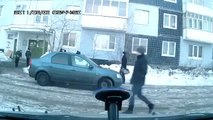 (RFT) Robber in action on LIVE in Russia-Грабитель открывает машину ЖИТЬ