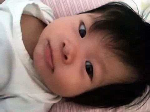 Ah Bö . Ah boo. !!! Funny sounds baby make!