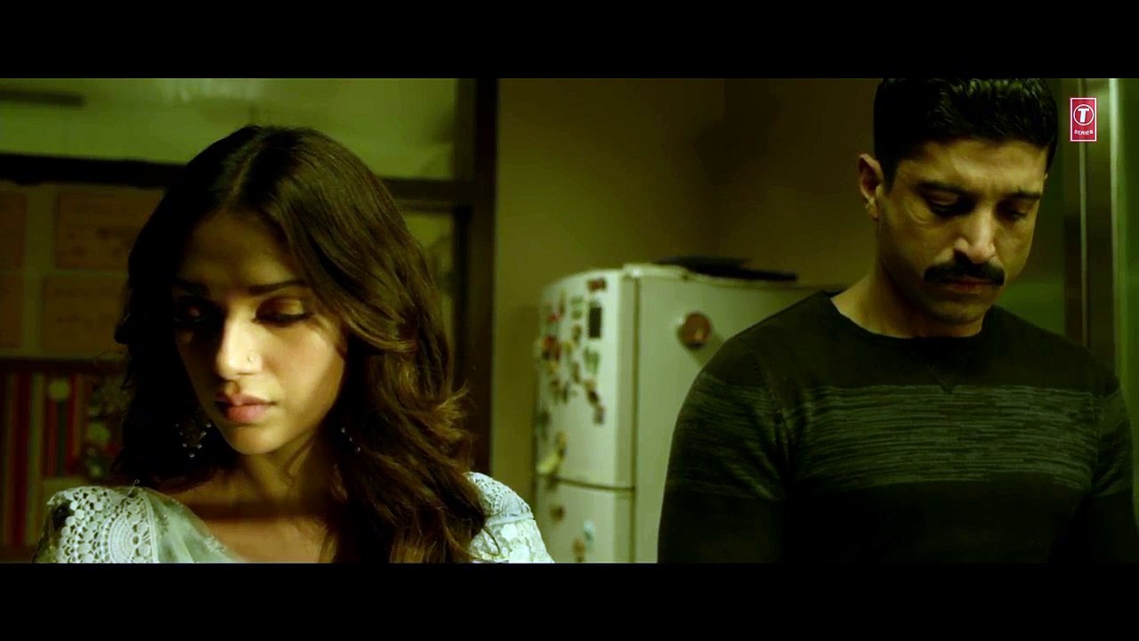 TU MERE PAAS' Video Song - WAZIR Movie - Farhan Akhtar, Aditi Rao Hydari, Amitabh Bachchan