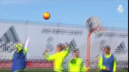 Real Madrid play basketball in training