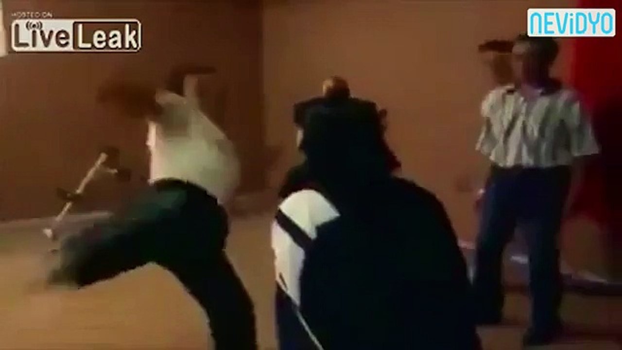 Kung Fu hocası kafa koparıyordu