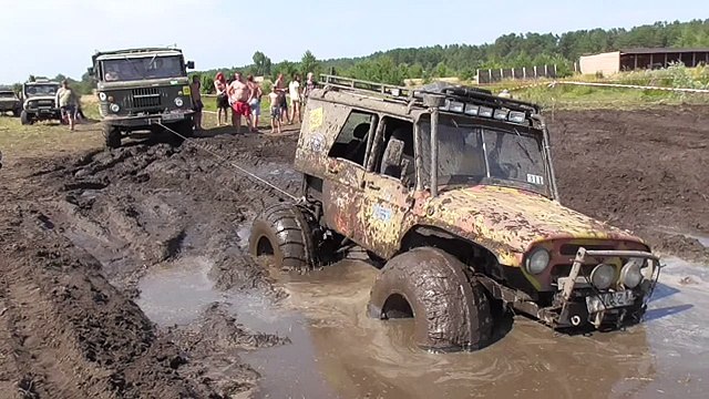 Монстер-кар УАЗ-БигФут- от пытался утопить его два дня и наконец смог!