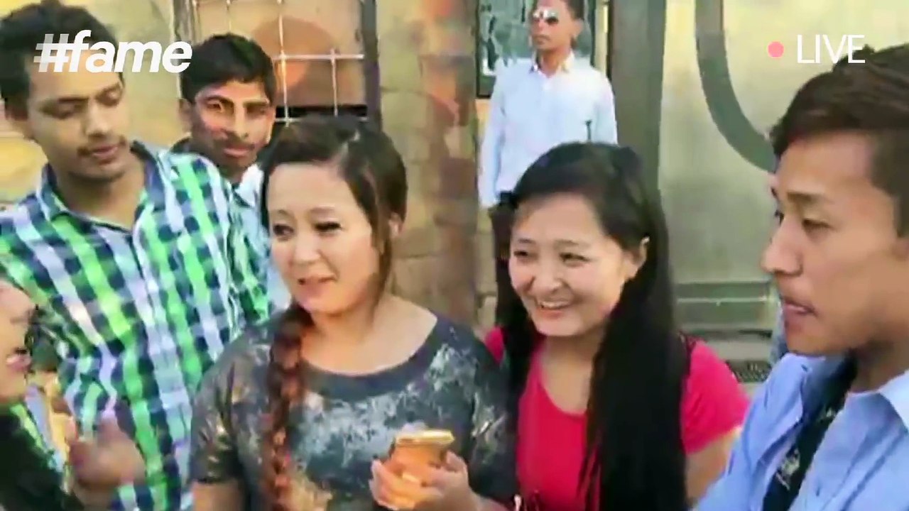 Deewangi Outside Shah Rukh Khan’s Mannat