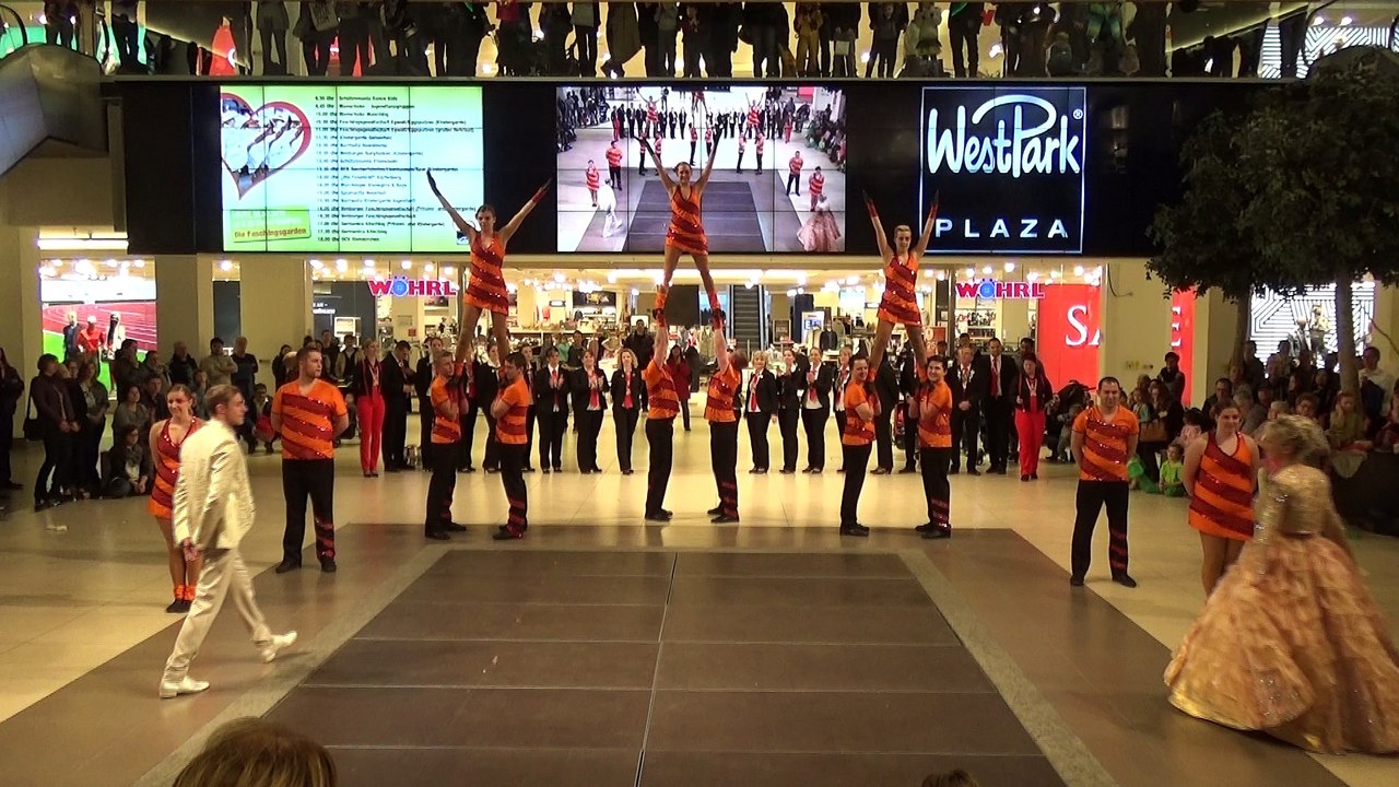 Westpark 2016 - Gr.Gardeteil  1 - FG Germanica Kösching e.V.