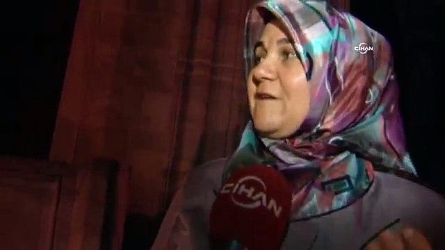 Müslümanlar teravih namazı için camilere akın etti