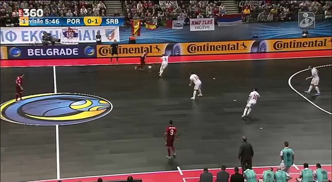 Futsal: le but incroyable de Ricardinho lors de Portugal - Serbie