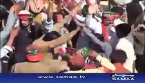 PTI Balochistan Jalsa -- DJ Butt sound system band hone per gussah hogaye aur PTI workers per mukke barsadiye