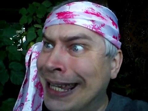 Очередная дурь Дурак песню поёт ( Прикольное видео прикол тупой мужик мужчина )