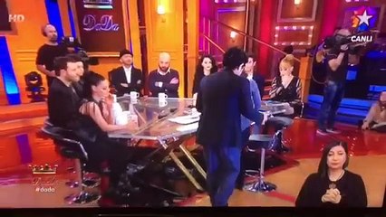 Okan Bayülgen'in programında eylem girişimi