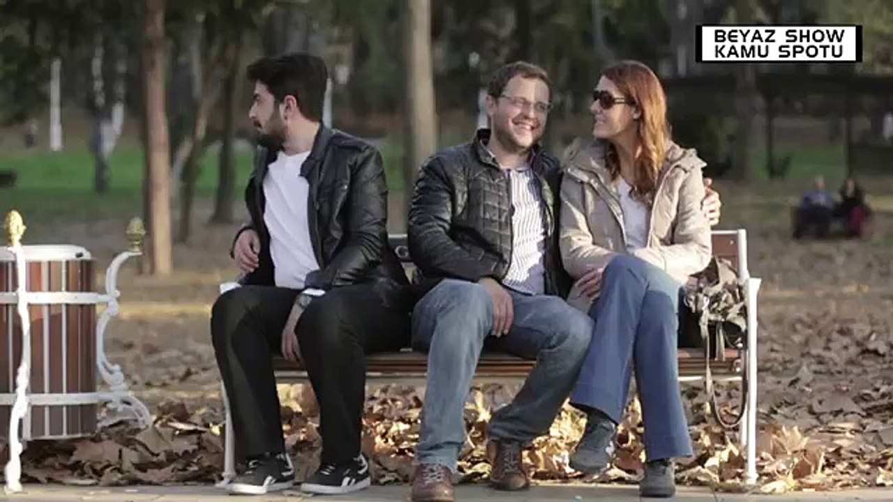 Beyaz Show - Yalnız Arkadaşlar Kamu Spotu