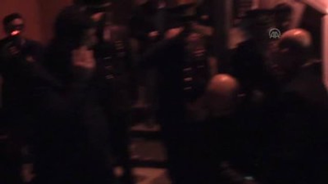 Bakanlardan Şehit Ailesine Taziye Ziyareti