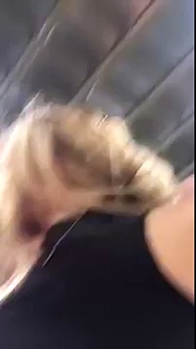 مشجعة روما تغازل محمد صلاح و تغني له