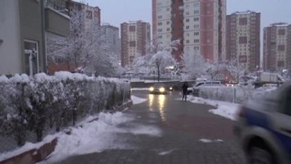 Milli Savunma Bakanı Yılmaz, Şehit Ailesini Ziyaret Etti