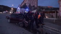 Adıyaman?da, Hafif Ticari Araç ile Otomobilin Çarpıştığı Kazada 3 Kişi Yaralandı.