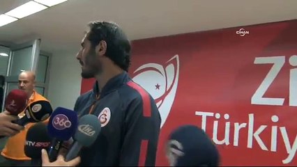 Galatasaraylı futbolcular kupa şampiyonluğunu değerlendirdi
