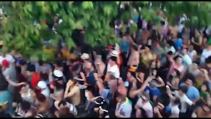 Alcova toca hino
