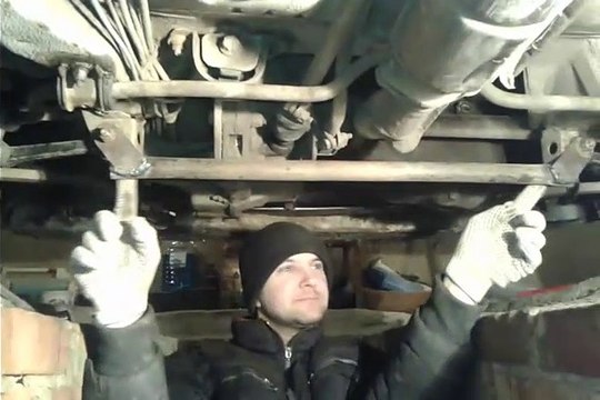 Распорка нижняя ВАЗ 2110 (для глухих)