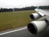 NEW 2013 Amazing Landing and Reverse Thrust of Boeing 747