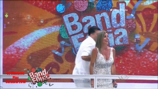 CLAUDIA LEITTE EXTRAVASSA COM MARI ANTUNES NO COCOBAMBU 2016