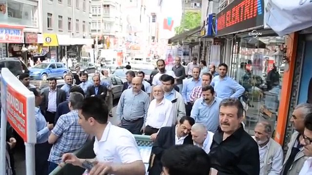 Hakan Şükür, seçim bürosunun açılışında konuştu