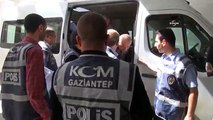 Gözaltına alınan polis, Necip Fazıl'ın şiirini okuyunca ağzı kapatıldı