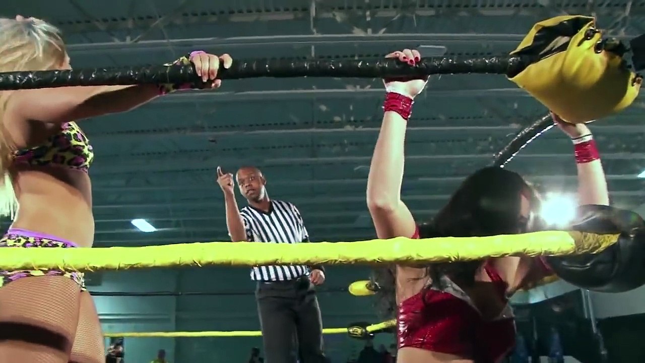 Free Match] Barbi Hayden (c) vs. Santana Garrett w Amber O'Neal - video  Dailymotion