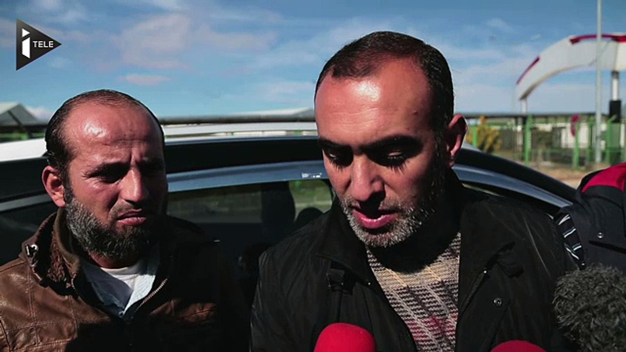 Les réfugiés fuyant les combats à Alep bloqués à la frontière turco-syrienne