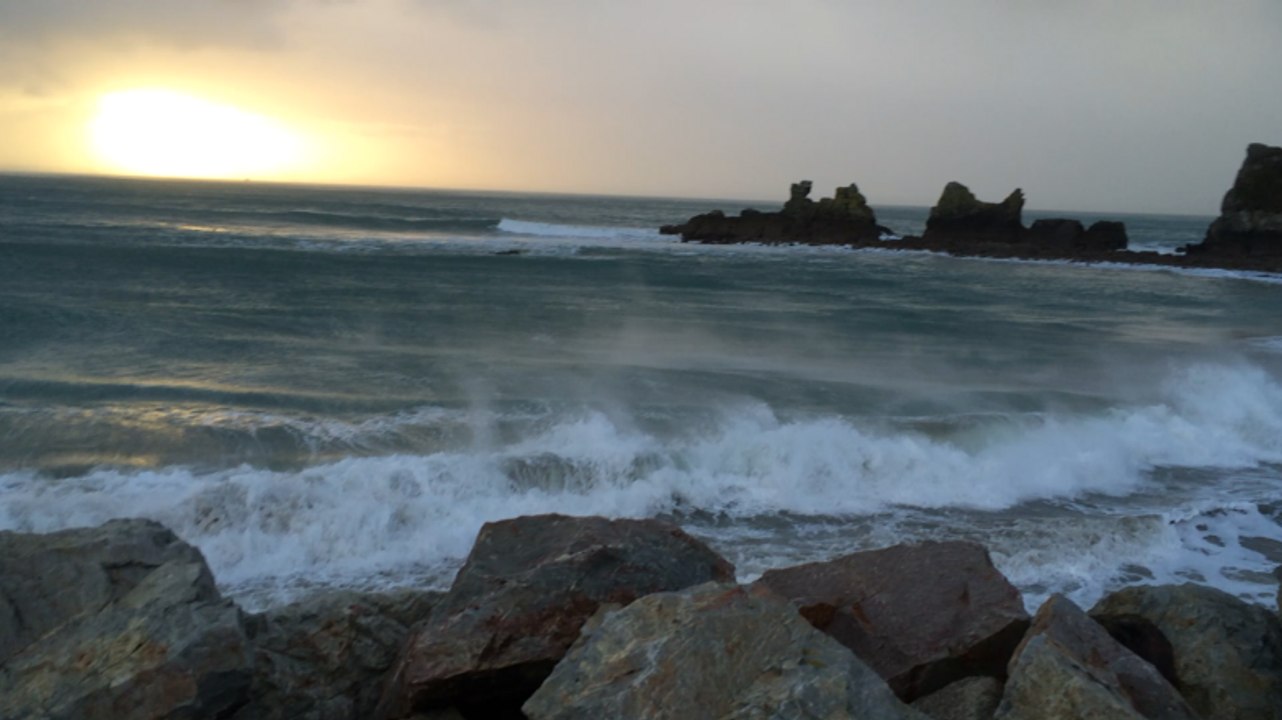 A Crozon-Morgat, la tempête continue de souffler