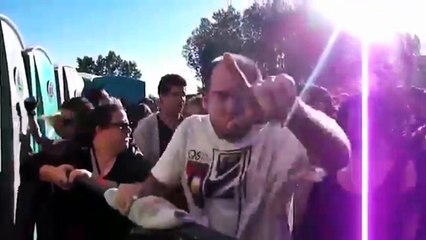 Dans Ederken Kendinden Geçti