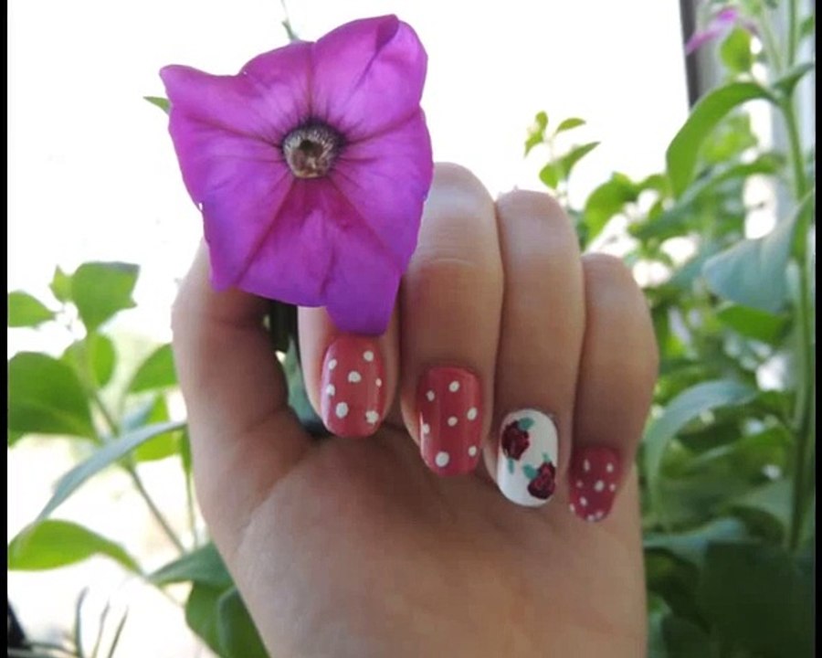 Как сделать цветочный маникюр