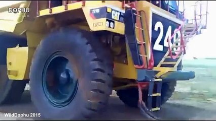 Amazing videos compilation of heavy equipment accident around the world