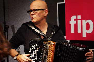 Daniel Mille "Llueve Sobre Santiago" #Live à Fip