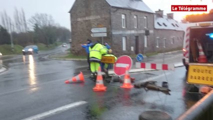 Ploulec'h (22). Un poteau électrique menace de tomber sur la route après un accident