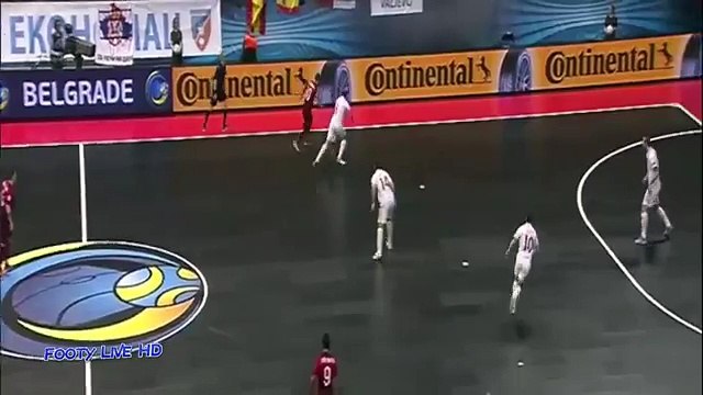 Foot : Le but de magicien du Portugais Ricardinho à l'Euro de Futsal !